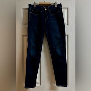 Denizen From Levi’s Low-Rise Jegging // Blue // Size 7 - W28